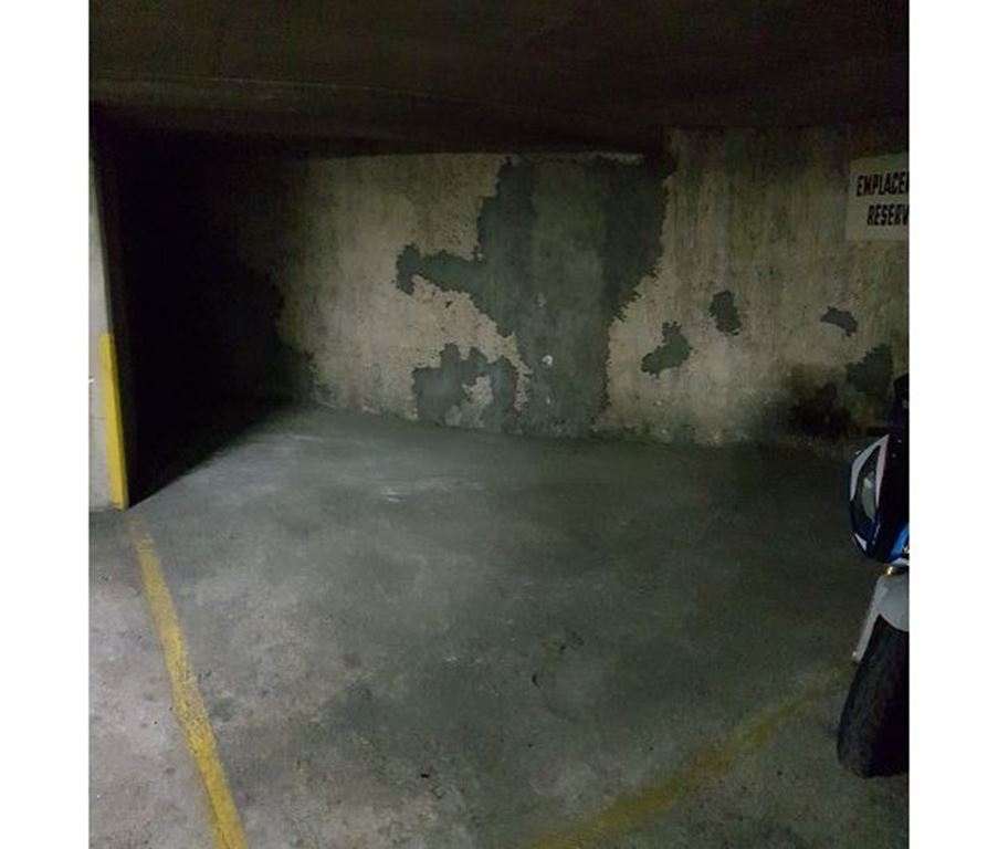 location Parking PARIS 09